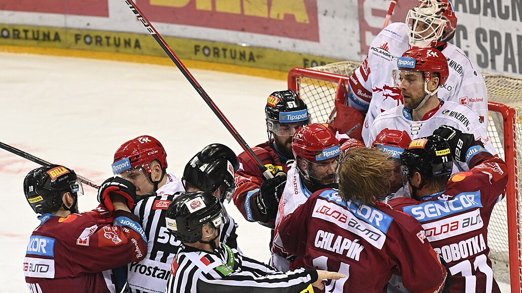 Utkání 34. kola hokejové extraligy: HC Sparta Praha - HC Ocelá�i T�inec....
