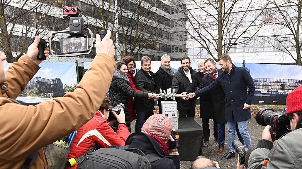 U stanice metra B Nové Butovice v Praze byla 7. prosince 2021 slavnostn�...