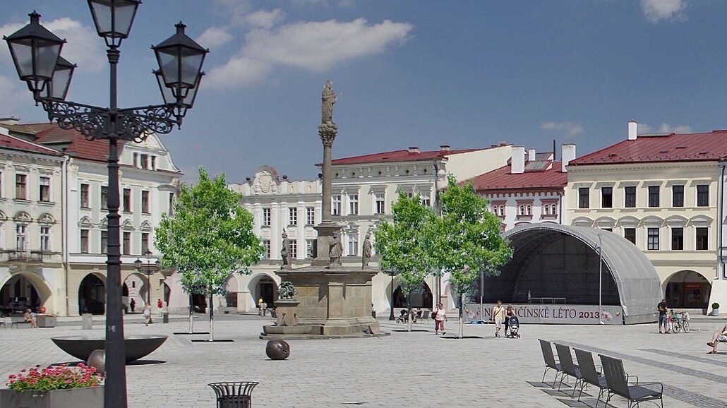 Vizualizace �tve�ice strom� na Masarykov� nám�stí v Novém Ji�ín�. Radni�ní plán...
