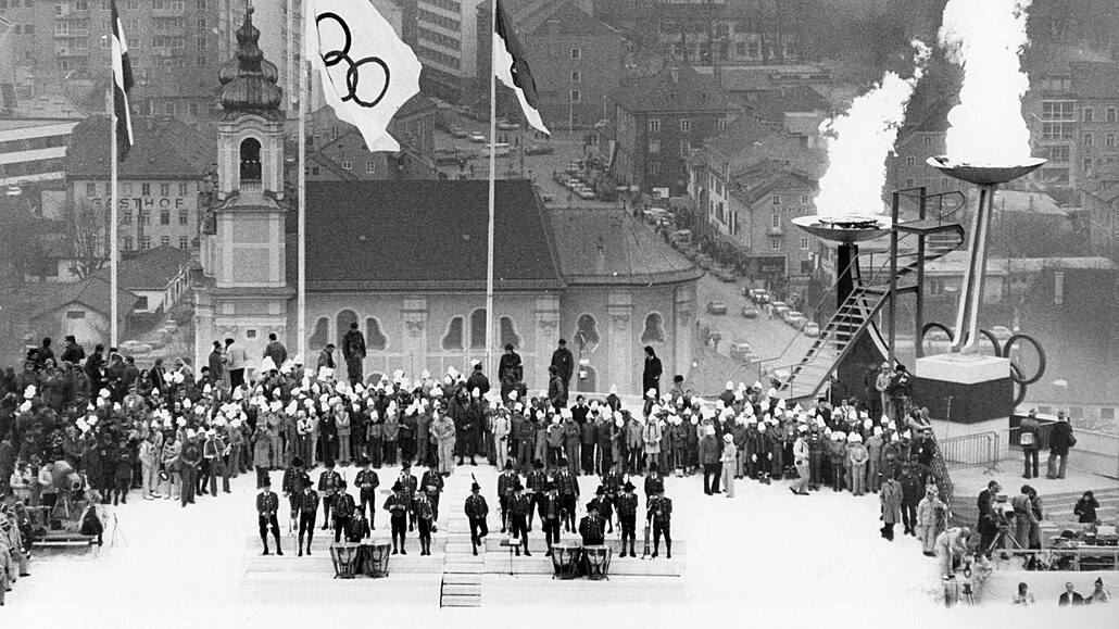 ZAHÁJENO. Slavnostní ceremoniál k píleitosti zahájení olympijských her v...