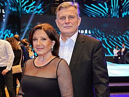 S t�etím man�elem Milanem �íhou. �Je to mladý kluk,� sm�je se Marie Rottrová,...