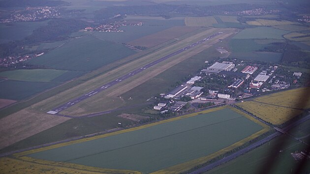 Letiště Vodochody. 30. května 2021 asi půl páté ráno.