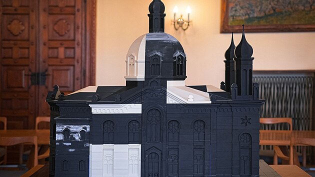 Plastov model bval synagogy v Olomouci, kterou zniili nacist, vytiskli prodovdci z Univerzity Palackho na 3D tiskrn.