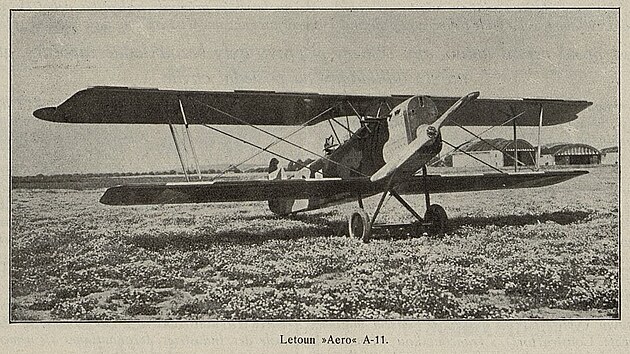 V esk leteck terminologii se pvodn termn letadlo pouval pouze pro letadla t잚 vzduchu. V roce 1926 (mon u v roce 1925) byly pod letadla zahrnuty i dal ltajc stroje lovkem vyroben a v pvodnm vznamu bylo slovo letadlo nahrazeno slovem letoun. (Obrzek z asopisu Letectv, rok 1926)