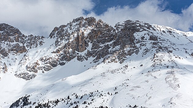 Zvr�sn�n� Dolomity na z�padn� stran�