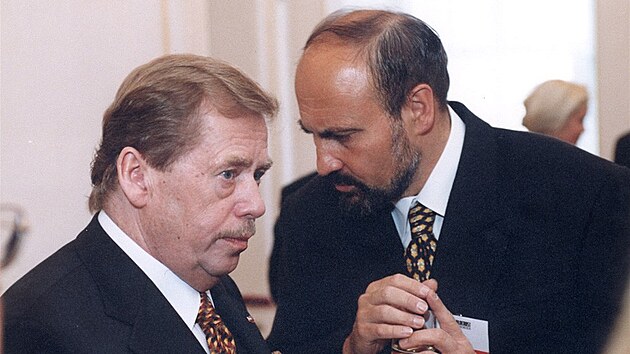 Vclav Havel a Tom Halk na konferenci na Hrad v roce 1999.