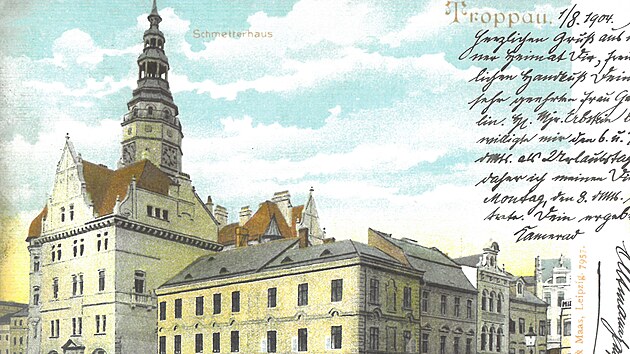 Pohlednice z roku 1904 ukazuje opavskou Hlsku a palek mstskch dom.