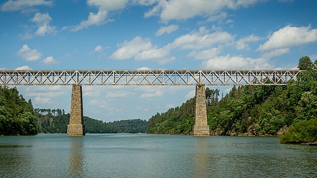 Most přes Orlickou přehradu je unikátní technickou stavbou mimořádného významu svými rozměry i konstrukčním provedením.