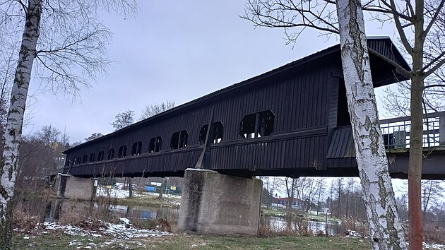 D�ev�n� l�vka pro p�� v Kyn�perku nad Oh��