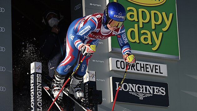 Francouzsk lyaka Tessa Worleyov v obm slalomu v Courchevelu.