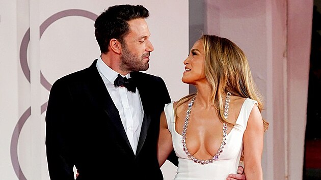 Bývalí snoubenci Ben Affleck a Jennifer Lopezová jsou po sedmnácti letech opět spolu. (2021)