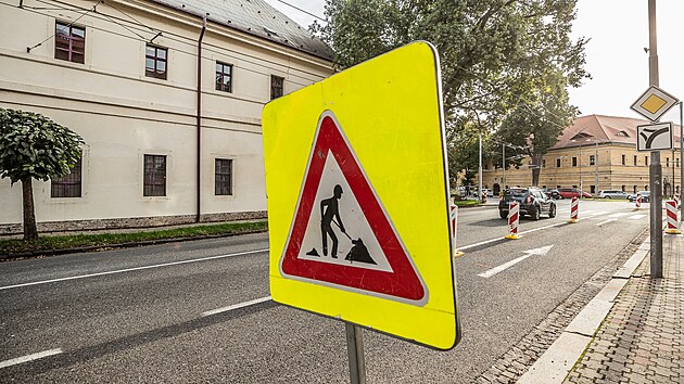 Star podoba kiovatky Fortna v centru Hradce Krlov, kde byly ve pikch kolapsy. (23. 9. 2021)