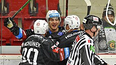 36. kolo hokejové extraligy: HC Energie Karlovy Vary - Rytíři Kladno. Zleva:...