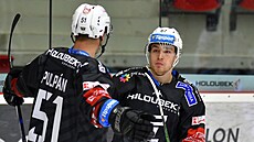 36. kolo hokejové extraligy: HC Energie Karlovy Vary - Rytíi Kladno. Zleva:...