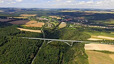 Obloukový most přes údolí řeky Střely u Plas na Plzeňsku bude součástí obchvatu...