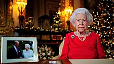 Královna Alžběta II. při natáčení televizního vánočního projevu (Windsor, 23....