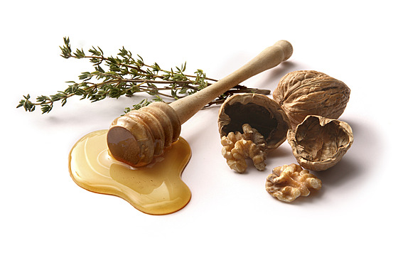 Vlašské ořechy a med, případně nějaká ta bylina, jsou velmi zdravou a...