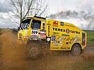 Tatra Karla Lopraise na trati tetí etapy dakarské rallye, která vedla 2. ledna...