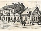 Nádraí Novosedly-Drnholec na dobové pohlednici z poátku 20. století