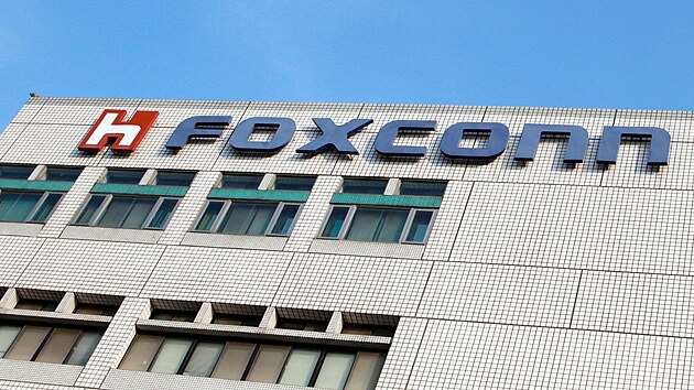 Zamstnankyn indick poboky firmy Foxconn, kter dodv pro Apple, protestovaly kvli otesnm podmnkm na ubytovnch. Na snmku budova tovrny Foxconnu. v indickm ennai. (22. prosince 2021) 