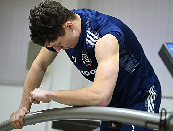 Spar�anský zálo�ník Ladislav Krej�í mlad�í p�i zát�ových testech na startu...