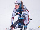 Eva Puskaríková v cíli stíhacího závodu v Oberhofu