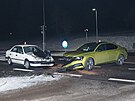 Nehoda na kiovatce v Orlov na Karvinsku, po kter idi a idika obou voz...