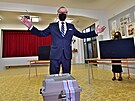 Odevzdnm volebnho hlasu v Brn zaala pedsedovi ODS Petru Fialovi spn...