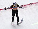 Japonský skokan na lyích Rjoju Kobajai v kvalifikaci závodu Turné ty mstk...
