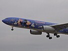 Letoun A330-300 China Eastern ve speciálním livery Shanghai Disney Resort...