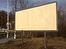 <p>Marný boj s vizuálním smogem. V Praze-Hlubočepích staví nový billboard.</p>