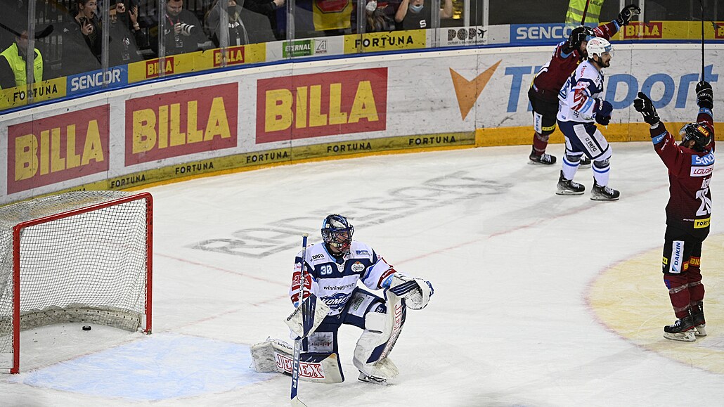 38. kolo hokejové extraligy HC Sparta Praha - HC Kometa Brno. Michal �epík ze...