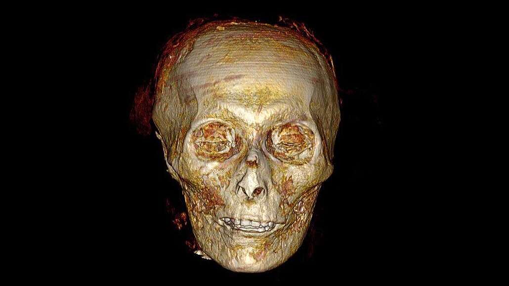 Archeologové digitálně „rozbalili“ mumii faraona Amenhotepa I. (28. prosince...