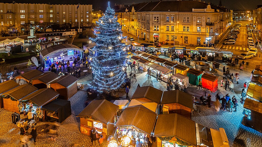 Adventní trh na Masarykově náměstí v Hradci Králové (13. 12. 2019)