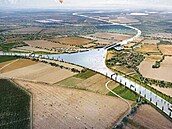 Vizualizace možné podoby křižovatky všech tří větví kanálu Dunaj-Odra-Labe,...