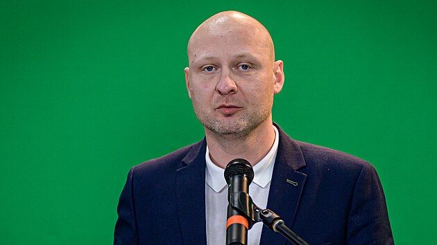 Sentor Luk Wagenknecht na celosttnm fru Pirtsk strany v Pardubicch. (8. ledna 2022)