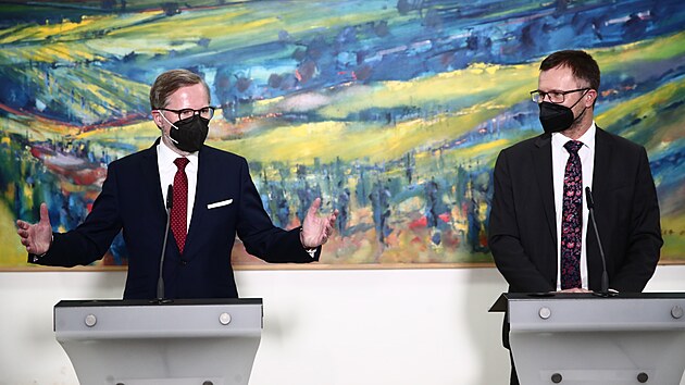 Premir Petr Fiala (ODS) uvedl ministra zemdlstv Zdeka Nekulu (KDU-SL) do adu, 3. ledna 2022 v Praze.