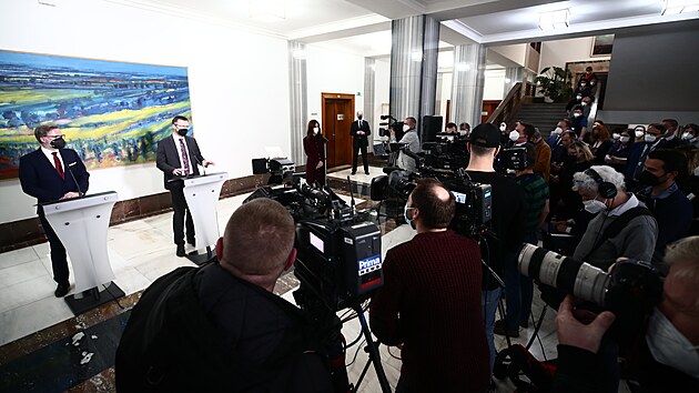 Premir Petr Fiala (ODS) uvedl ministra zemdlstv Zdeka Nekulu (KDU-SL) do adu, 3. ledna 2022 v Praze.