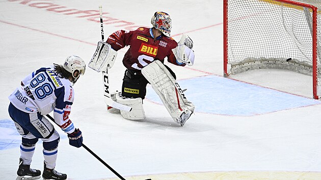 Peter Mueller pekonv Alexandera Salka.