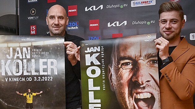 Reisr Petr Vtrovsk (vpravo) a bval fotbalista Jan Koller pedstavili 5. ledna 2022 v Praze film Jan Koller - Pbh obyejnho kluka.
