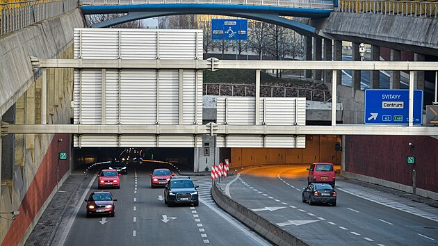 Kvůli snaze o snížení hluku ze silnice bude na výjezdu z brněnského Královopolského tunelu ve směru od Svitav zredukována povolená rychlost.