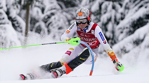 Slovenka Petra Vlhov bhem prvnho kola slalomu v Kranjsk Goe.