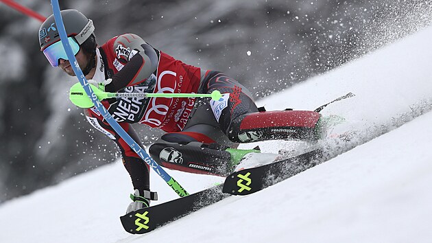 Sebastian Foss Solevaag vedl v prvnm kole slalom v Zhebu, ale zvod byl...