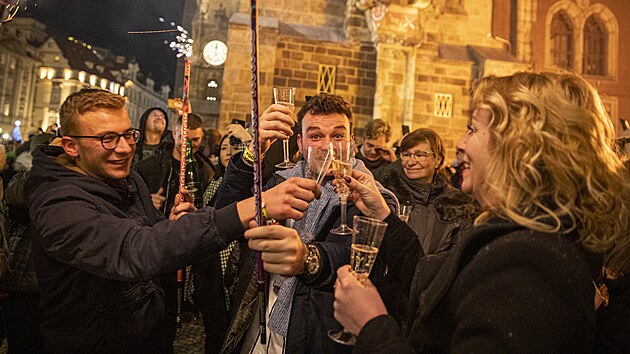 Oslavy pchodu novho roku 2022 v Praze na Staromstskm nmst. (1. ledna 2022)