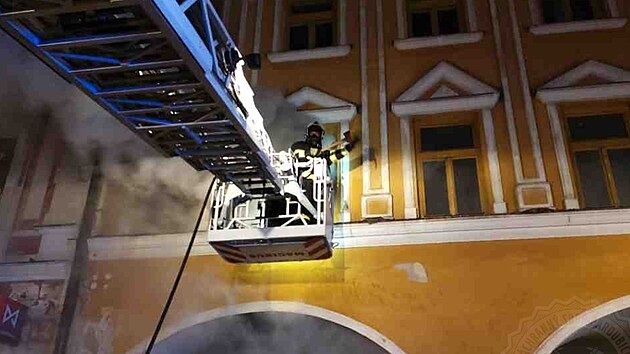 Požár prodejny ve Svitavách, škoda dosáhla pěti milionů korun. (7. ledna 2022)