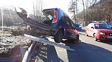 V Hlubo�kách na Olomoucku do�lo na p�ejezdu ke srá�ce osobního vlaku se �kodou...