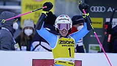 Italka Marta Bassinová se raduje po dojezdu druhého kola obího slalomu v...