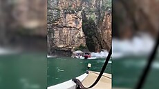 V Brazílii se zřítil kus skály na lodě s turisty na jezeře, sedm lidí zemřelo