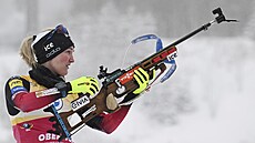 Norská biatlonistka Marte Olsbuová Röiselandová b�hem sprintu v Oberhofu.