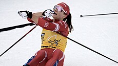Natalja Nprjajevová jako vítzka Tour de Ski